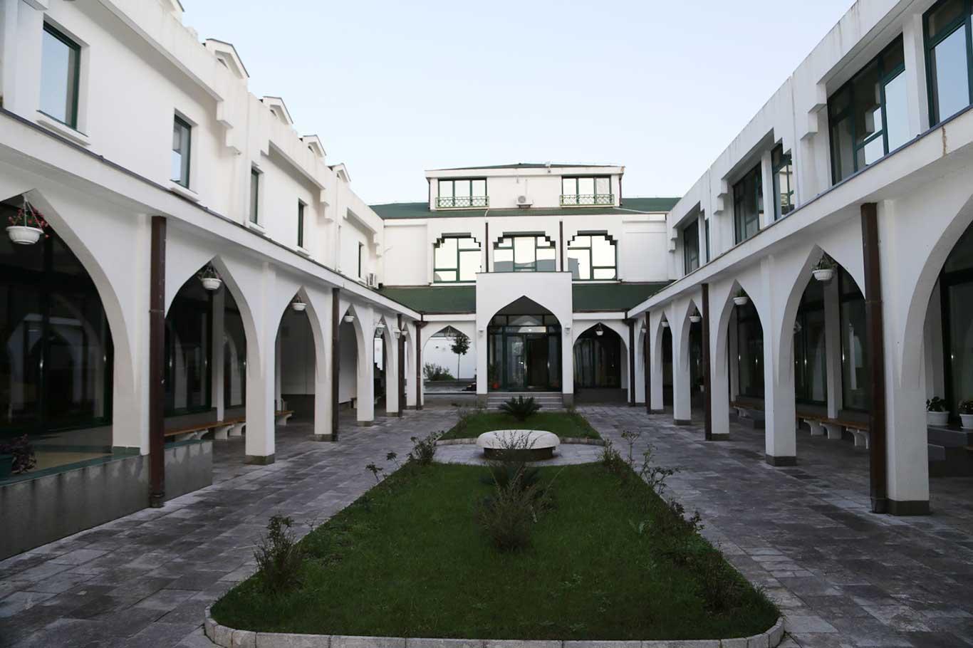 لە مۆنتینیگرۆ مەدرەسەکان وەکو خۆرێک کە هەڵدێت رۆناکی دەبەخشێت